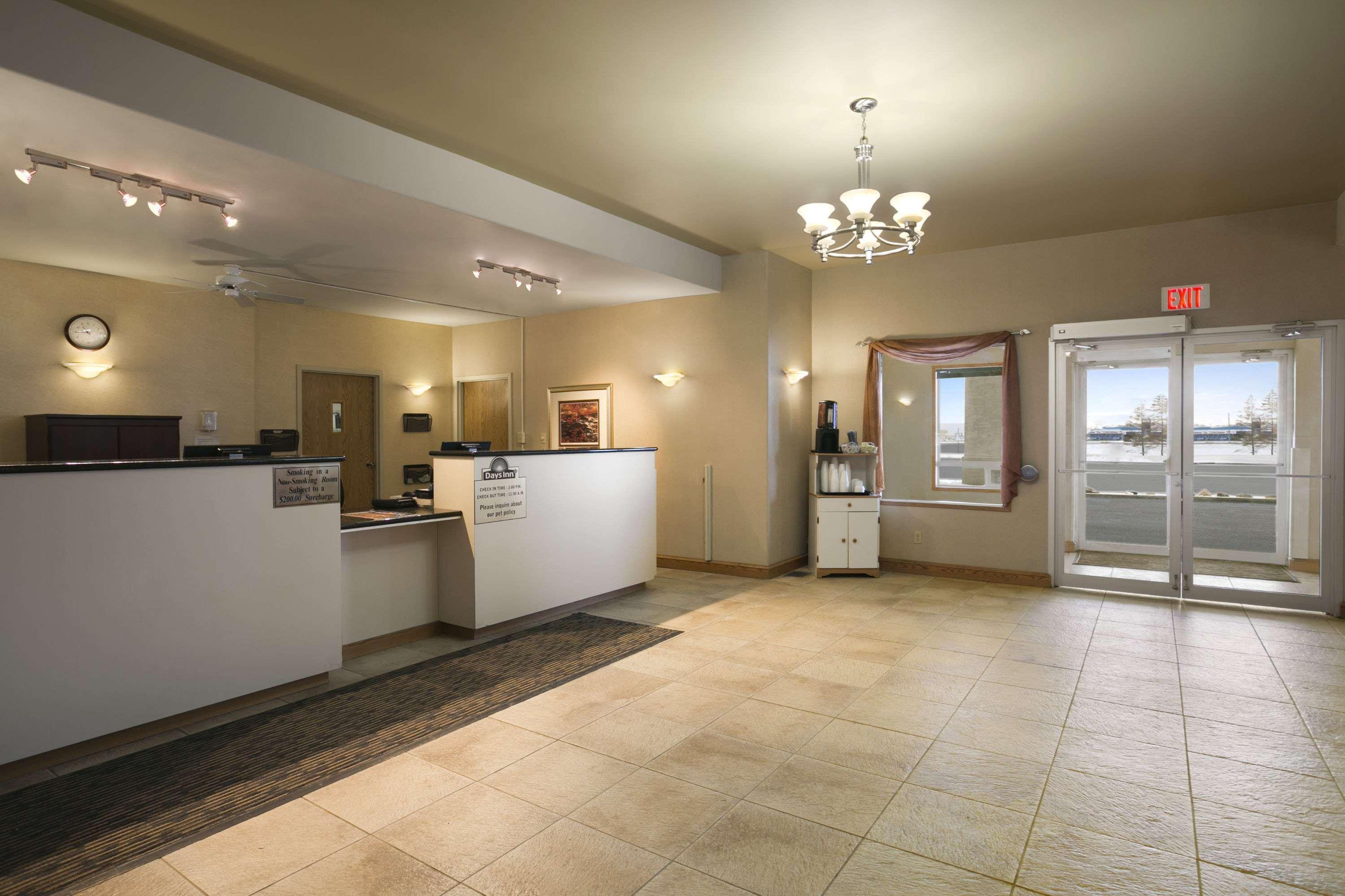 Days Inn By Wyndham Moose Jaw Zewnętrze zdjęcie