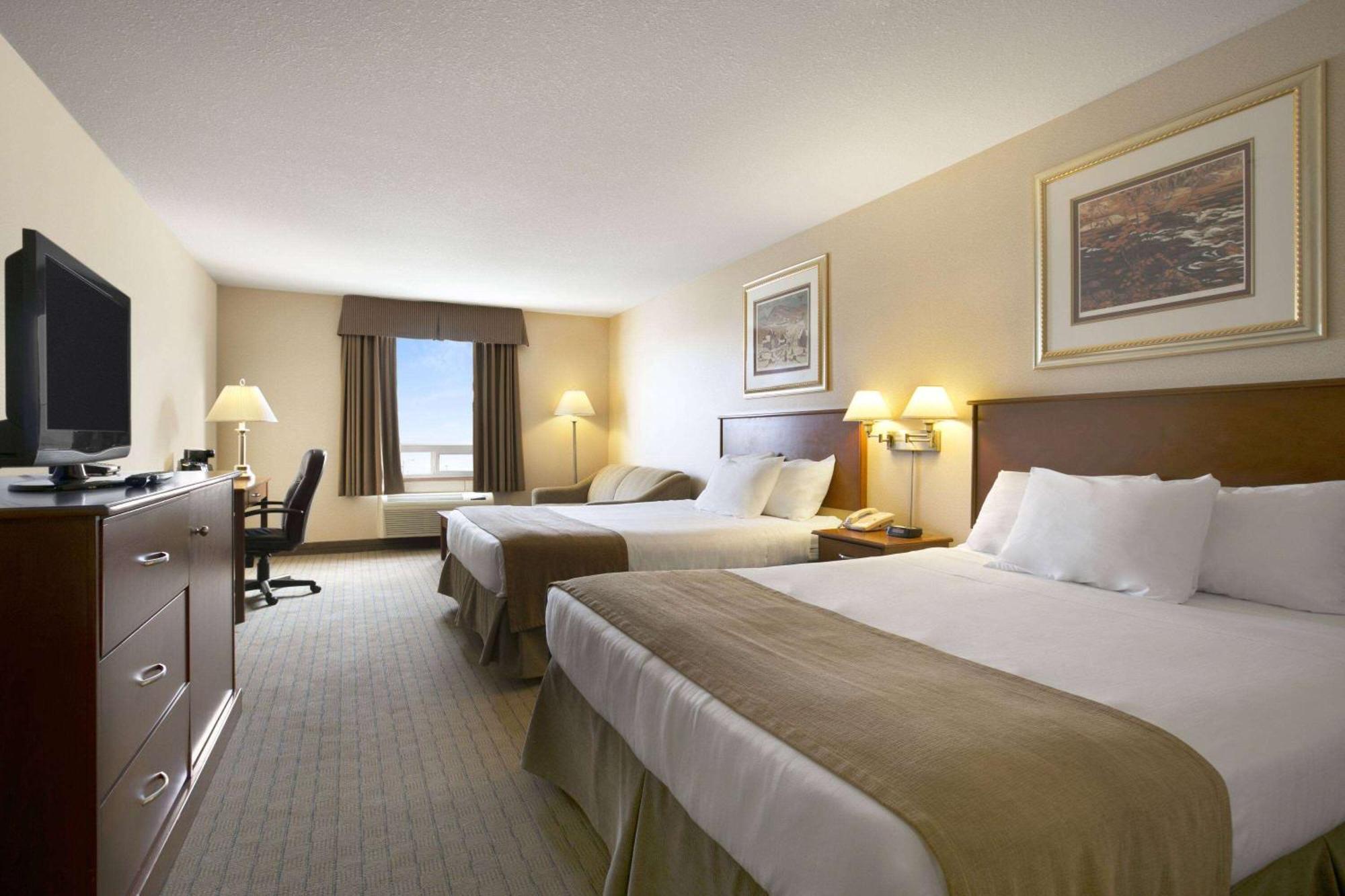 Days Inn By Wyndham Moose Jaw Zewnętrze zdjęcie