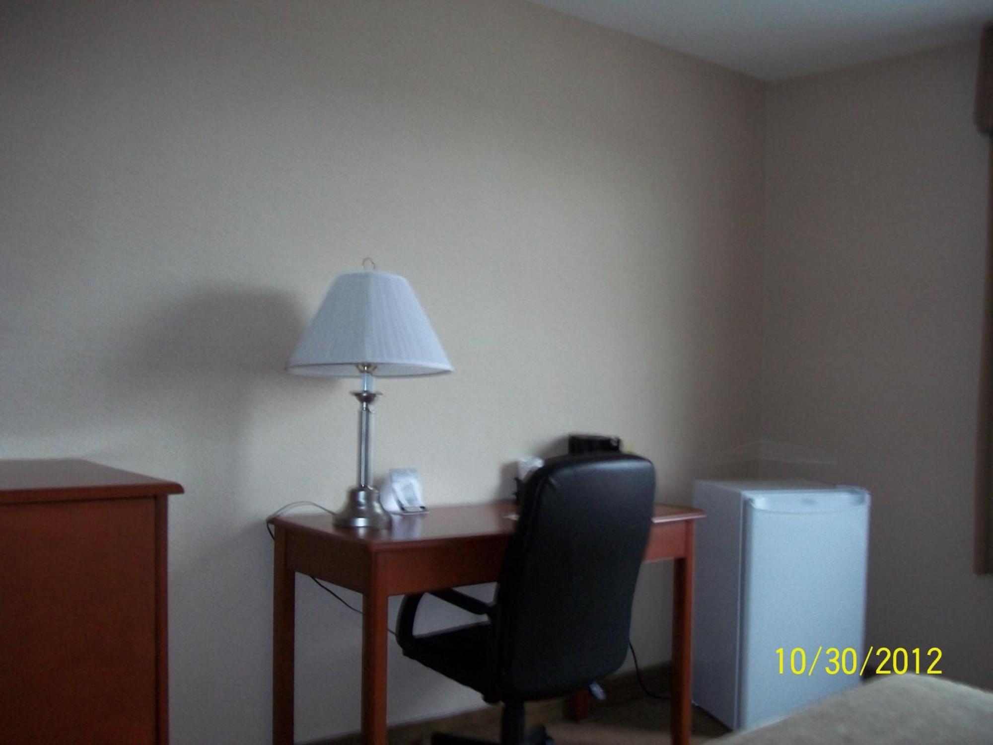 Days Inn By Wyndham Moose Jaw Zewnętrze zdjęcie