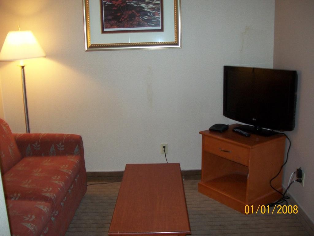 Days Inn By Wyndham Moose Jaw Zewnętrze zdjęcie
